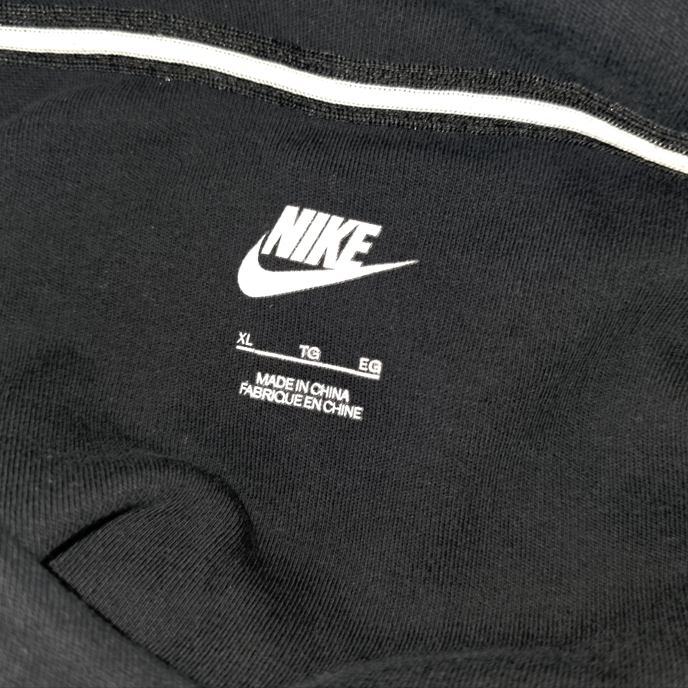 Nike Women's Sportswear Metallic Polka Dot Logo Crewneck Sweatshirt. XL - Picture 3 of 3
